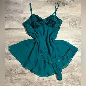 vintage victoria’s secret green velvet 2 piece lingerie set size large